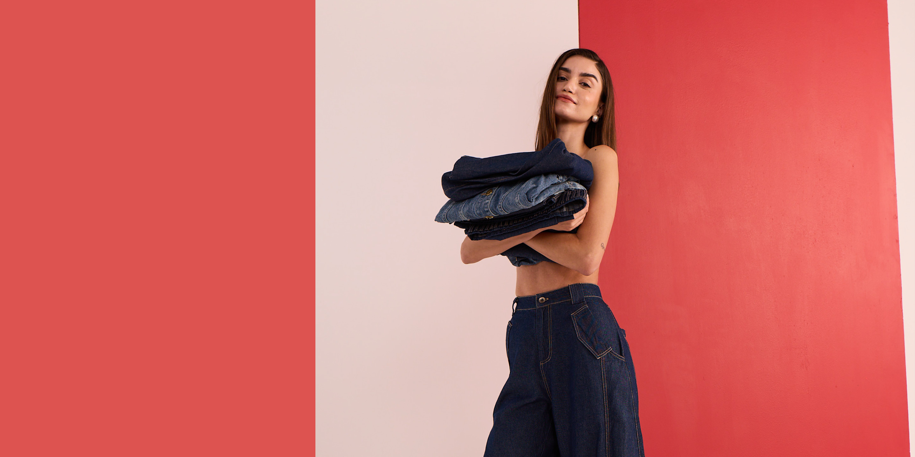 An Unparalleled Combination. Pearls with Jeans.