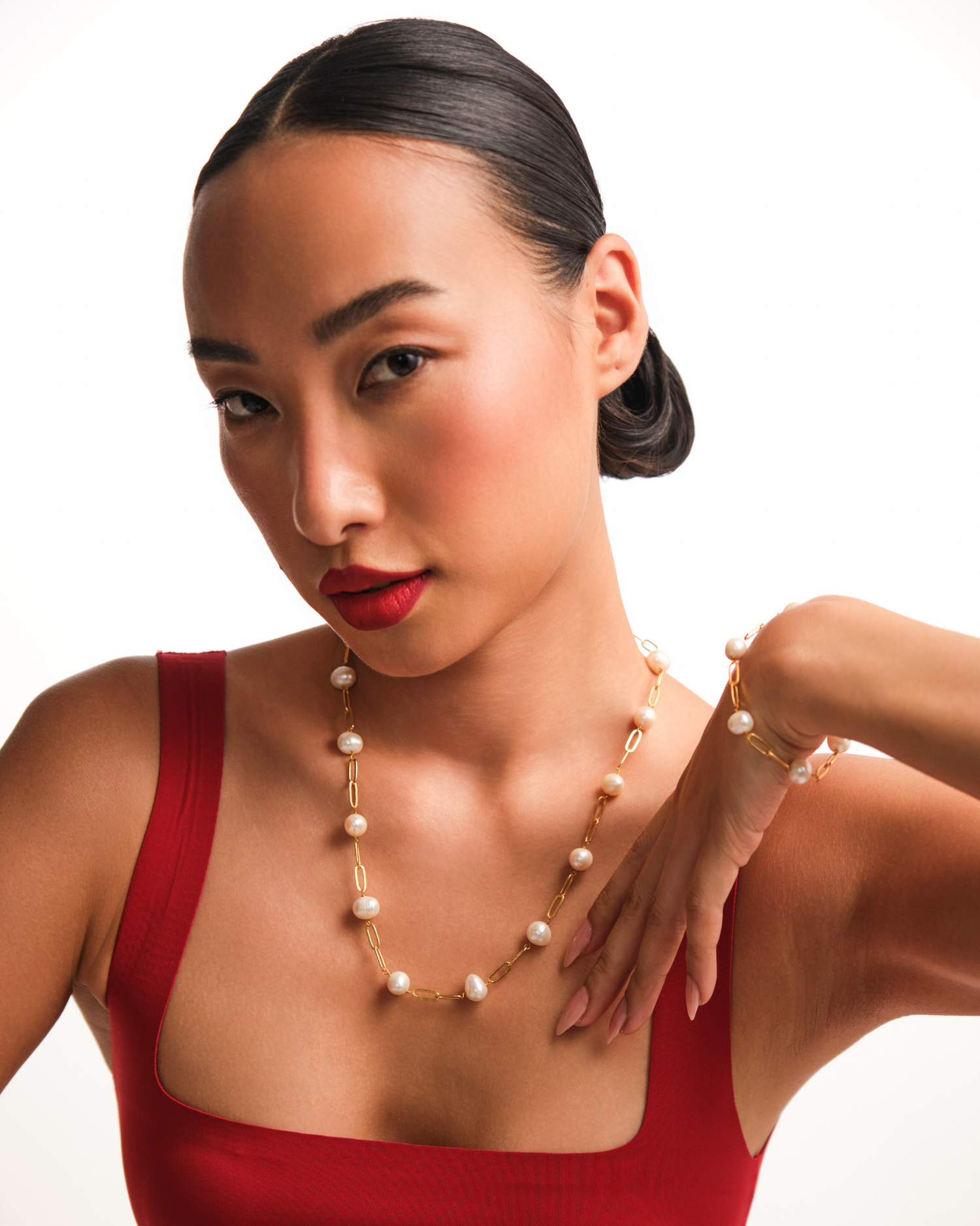 Dainty Linked Pearl Chain