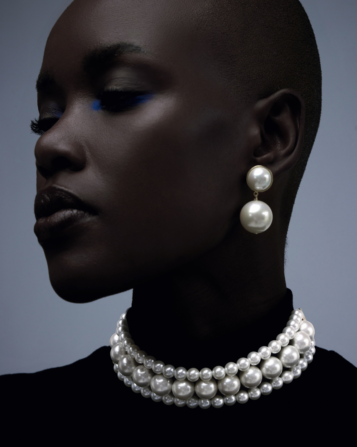 Alternate Pearl Choker - White