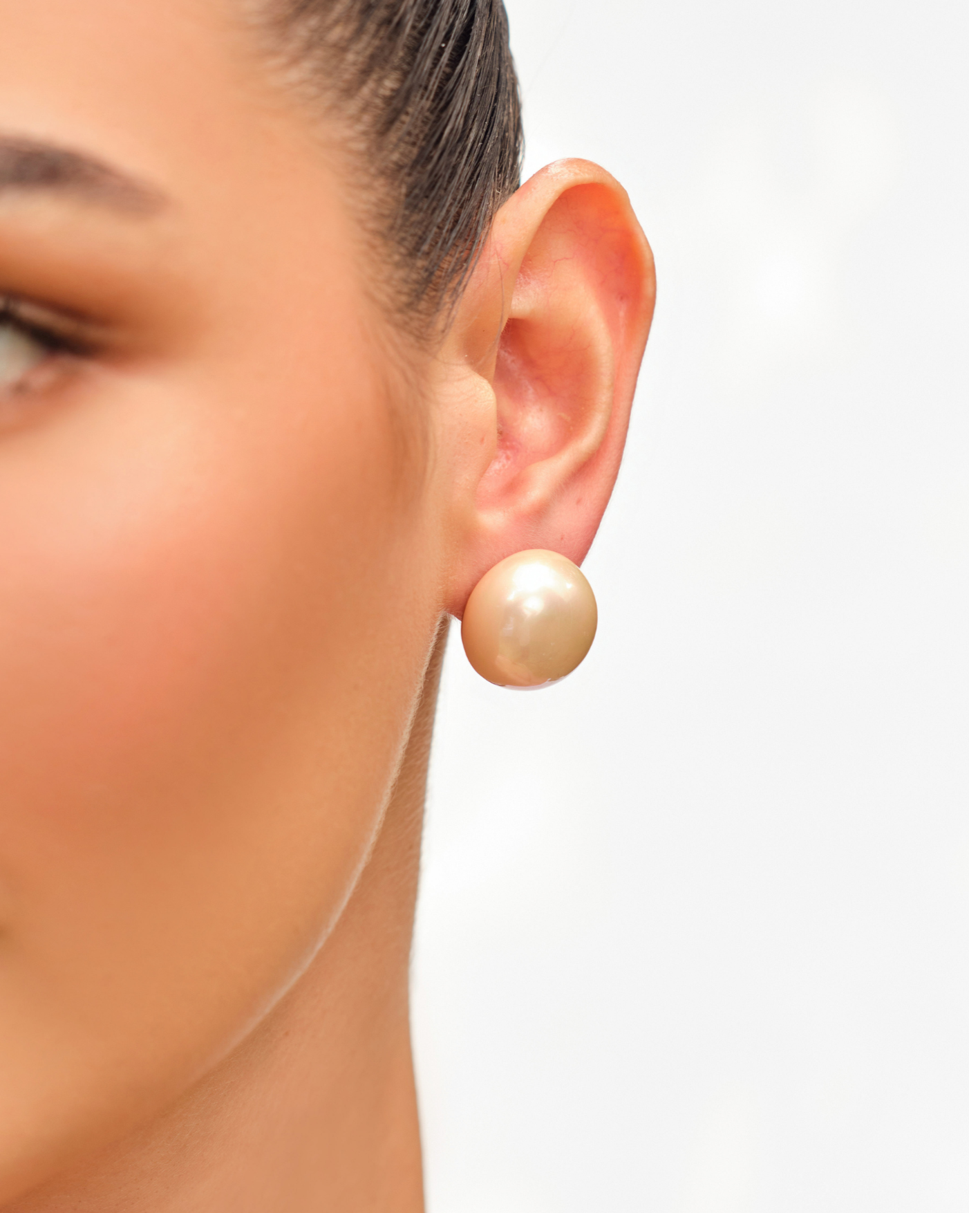 20mm Pearl Studs - Peach