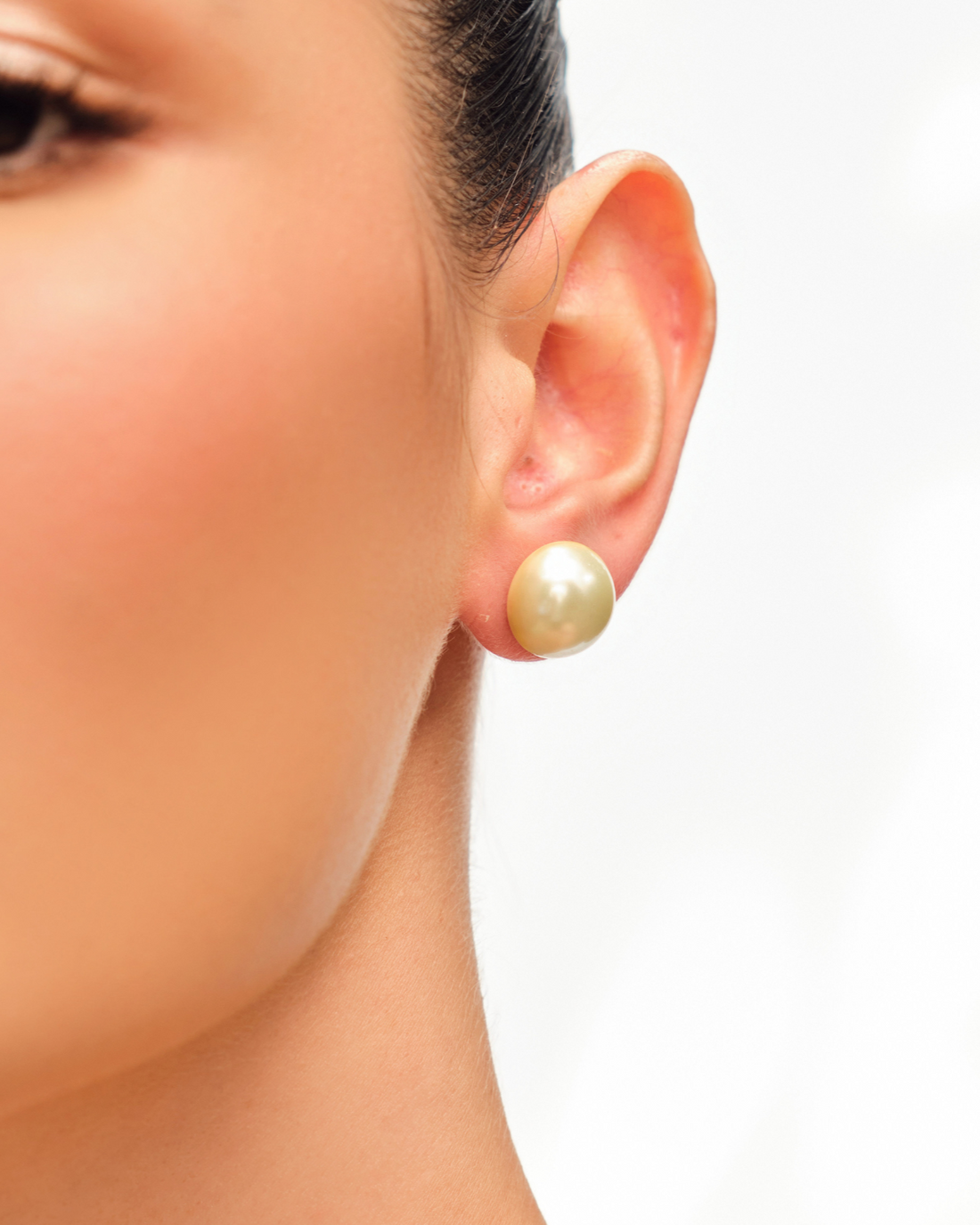 14mm Pearl Studs - Golden